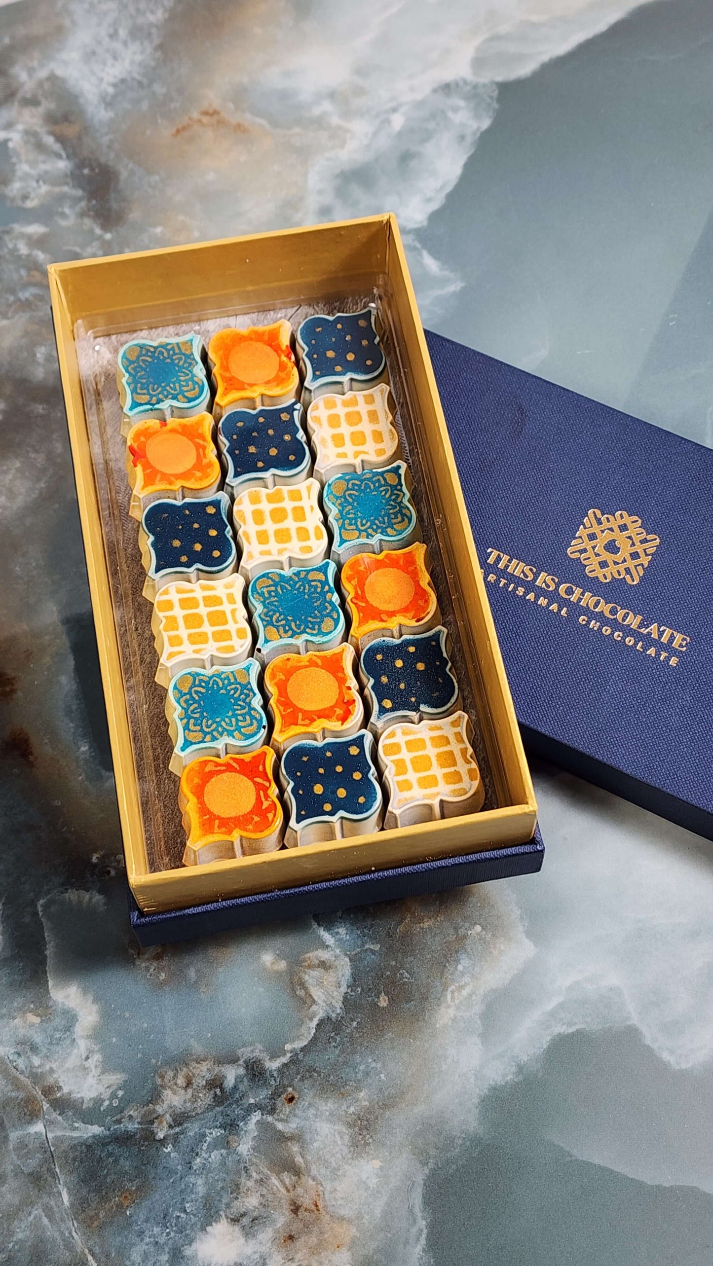 Arabesque Delights Box - 18 Artisanal Pieces