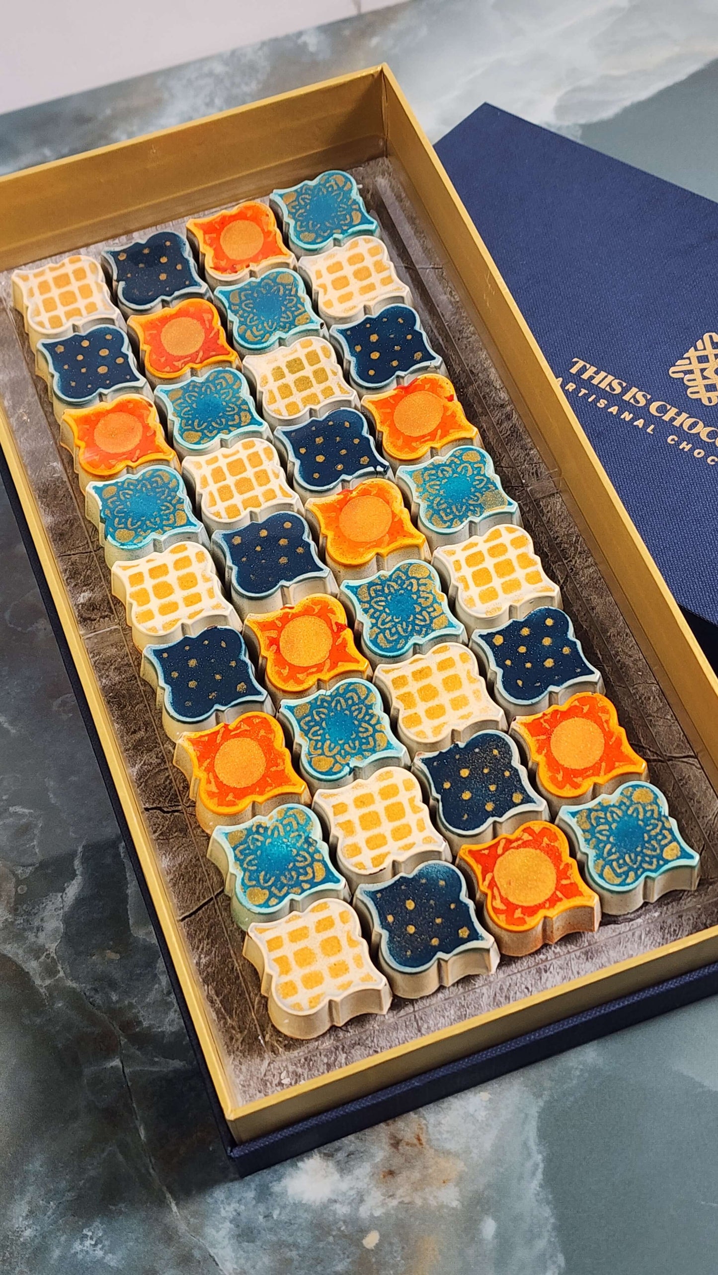 Arabesque Elegance Box - 36 Artisanal Pieces