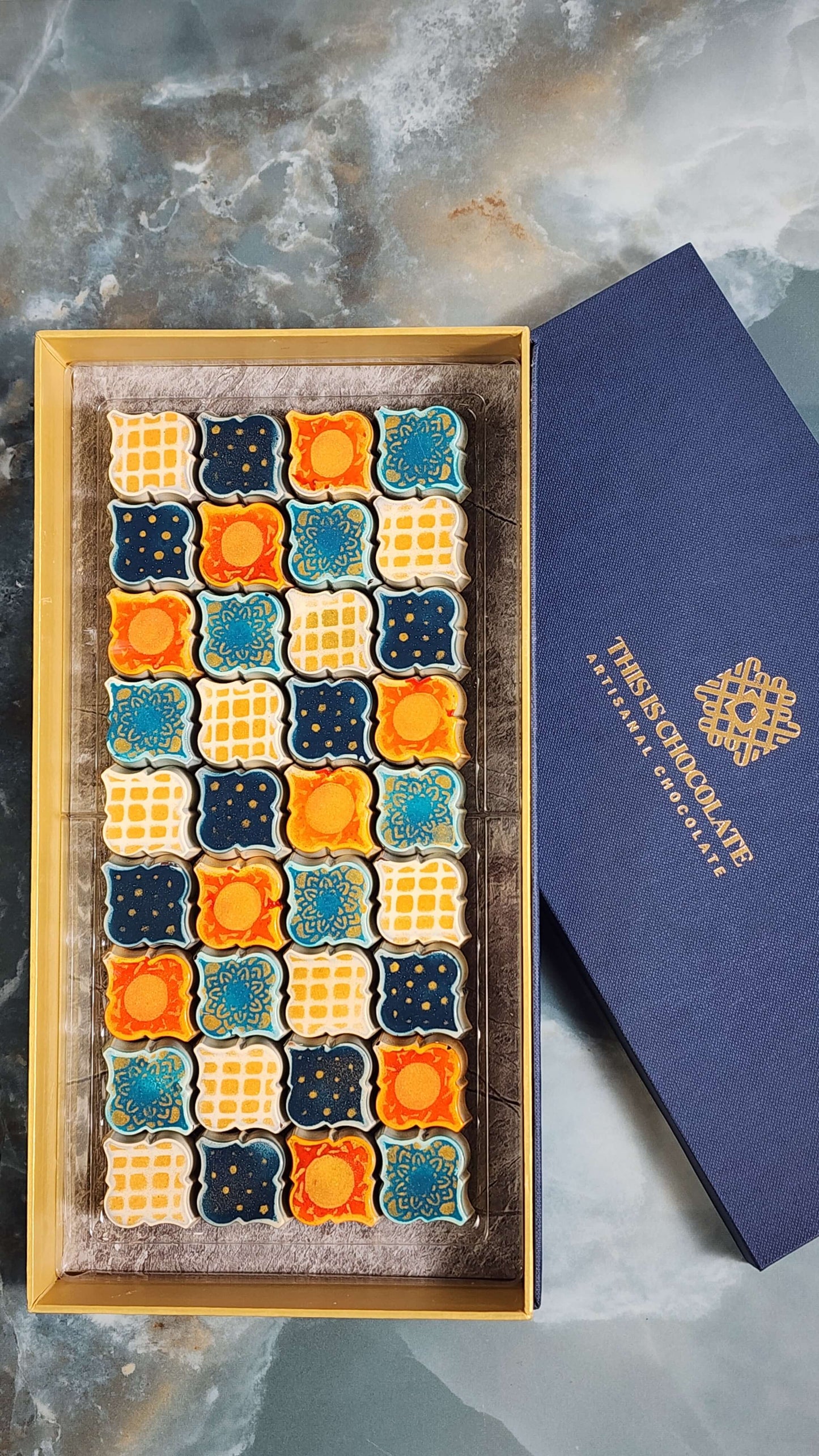 Arabesque Elegance Box - 36 Artisanal Pieces