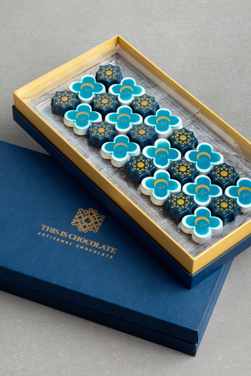 Mosaic Marvel Box - 24 Artisanal Pieces